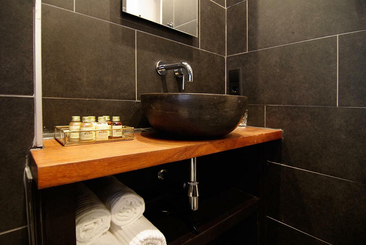 1637: Historic Canal View Suites อัมสเตอร์ดัม ภายนอก รูปภาพ