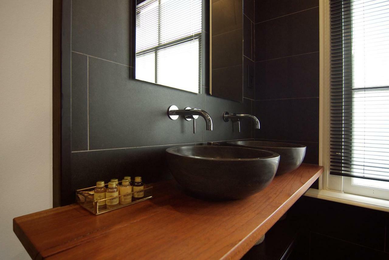 1637: Historic Canal View Suites อัมสเตอร์ดัม ภายนอก รูปภาพ